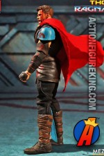 MEZCO 1:12 COLLECTIVE MARVEL COMICS THOR RAGNRAOK ACTION FIGURE