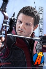 Sideshow Collectibles&#039; sixth-scale Hawkeye action fgure.