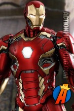 Avengers Age of Ultron Iron Man action figure from Hot Toys.