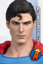 Sideshow and Hot Toys present this highly detailed 1:6 scale Christopher Reeves as Superman action figure.