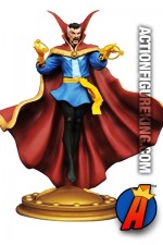 Diamond Select Toys MARVEL Gallery DOCTOR STRANGE 9-inch scale PVC Figure.