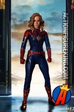 MEZCO 1:12 COLLECTIVE Marvel Comics Avengers CAPTAIN MARVEL ACTION FIGURE