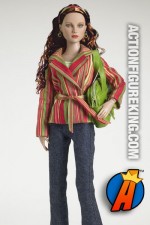 Wonder Woman Casual Identity Tonner outfit for 16-inch figures.