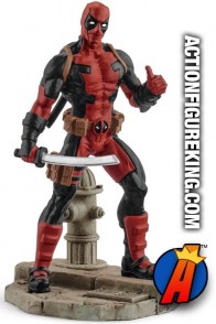 SCHLEICH MARVEL UNIVERSE 4-INCH SCALE DEADPOOL PVC FIGURE