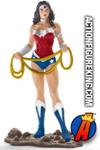 SCHLEICH DC COMICS NEW 52 WONDER WOMAN 4-INCH SCALE PVC FIGURE