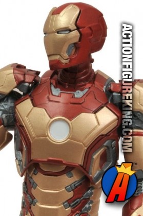 Fully articulated Marvel Select Iron Man 3  Mark 42 movie action figure from Diamond.