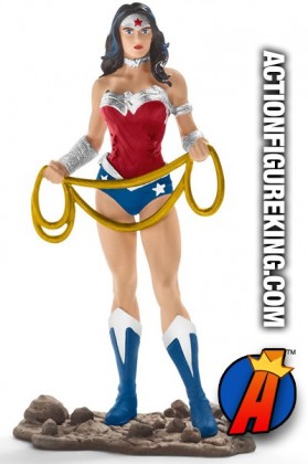 SCHLEICH DC COMICS NEW 52 WONDER WOMAN 4-INCH SCALE PVC FIGURE