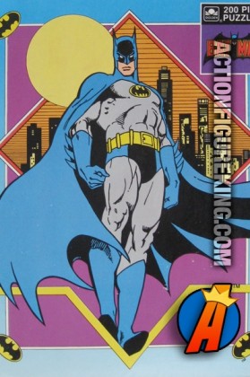 Batman illustrated 200-piece jigsaw puzzle from Golden.