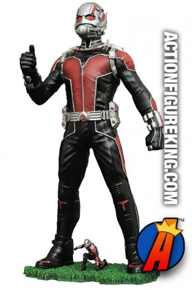 Diamond Select Toys MARVEL Gallery ANT-MAN PVC Figure.