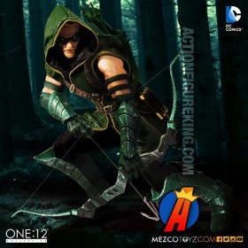 MEZCO One:12 Collective DC Comics GREEN ARROW Action Figure.