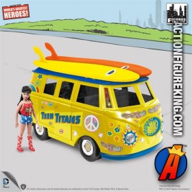 Mego-Style EXCLUSIVE TEEN TITANS BUS PLAYSET with Variant WONDERGIRL 8-Inch Action Figure from FTC