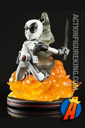 MARVEL COMICS VARIANT X-FORCE DEADPOOL Q-FIG with Light-Up Base from QUANTUM MECHANIX