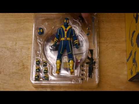Unboxing: The One:12 Collective SDCC Exclusive Deadpool X-Men Variant
