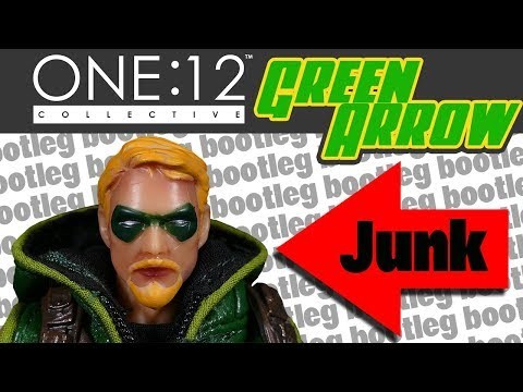 Green Arrow Mezco One:12 Collective Fake Knock-Off Counterfeit MezKO Bootleg