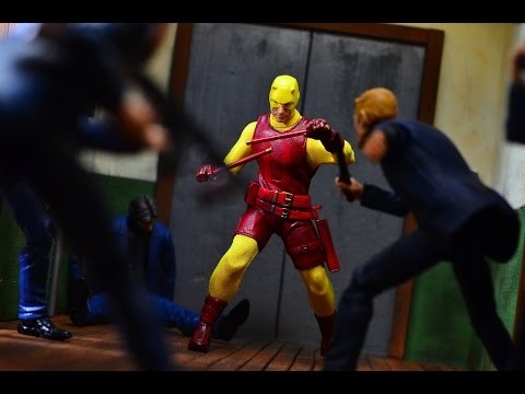 Mezco One:12 Collective PX Exclusive Yellow (First Appearance) Daredevil Review