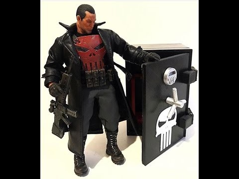 Mezco One: 12 collective PX exclusive deluxe PUNISHER review