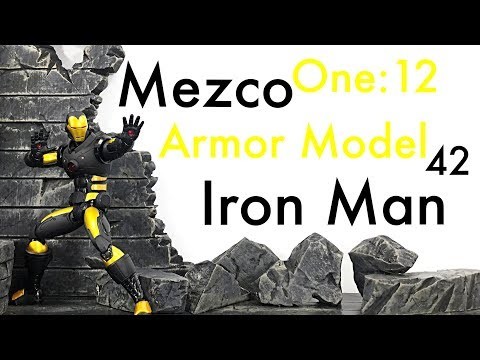 Mezco Toyz One:12 Collective Marvel Exclusive ARMOR MODEL 42 IRON MAN Action Figure Toy Review