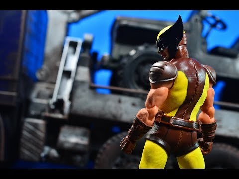 Mezco One:12 Collective Wolverine (Brown Suit) Review