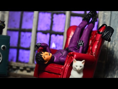 Mezco One:12 Collective MDX Exclusive Purple Costume Catwoman Review