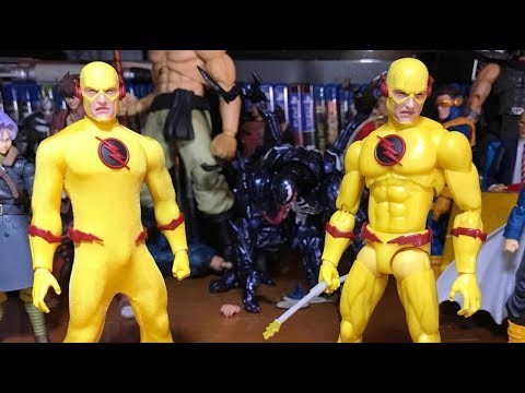 What’s Underneath?! Stripping down a Mezco Toyz Professor Zoom