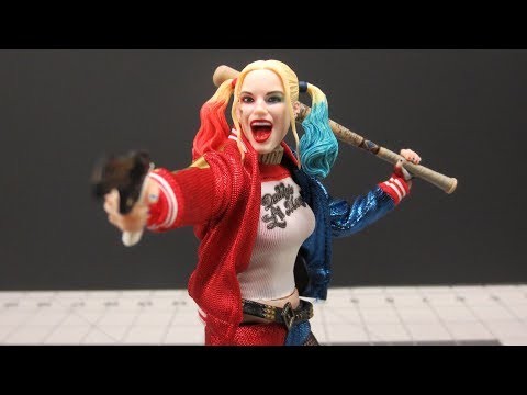 Mezco ONE:12 Review: Harley Quinn (Suicide Squad)