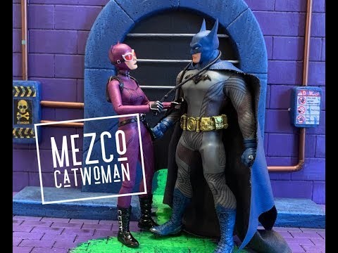 Mezco ONE:12 Exclusive CATWOMAN Purple Variant Action Figure Review