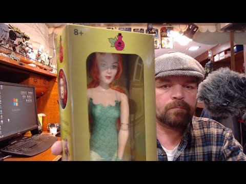 MEGO 14-INCH POISON IVY FIGURE REVIEW