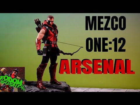 Mezco One:12 Collective PX Exclusive Arsenal Red Arrow Figure Review